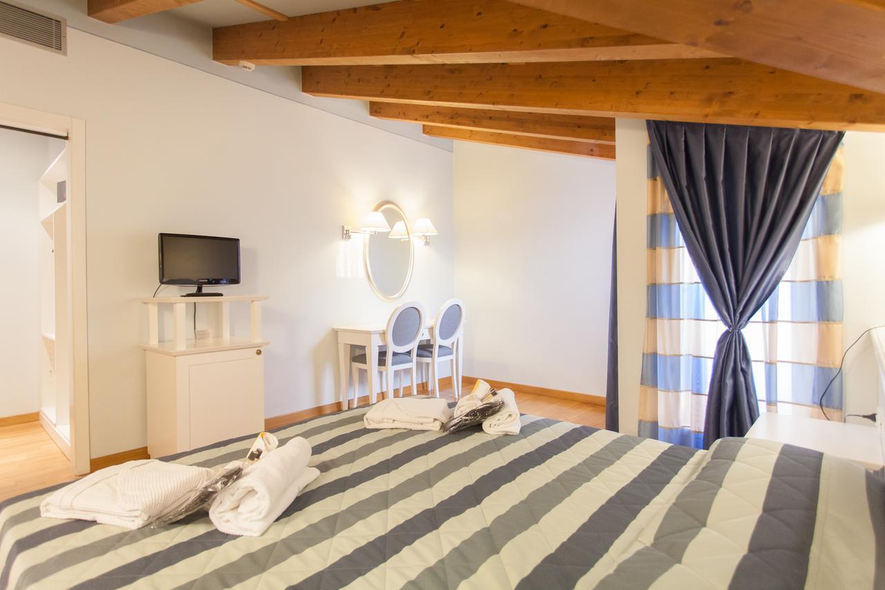 Classic Double or Twin Room,639990762:JPEG
