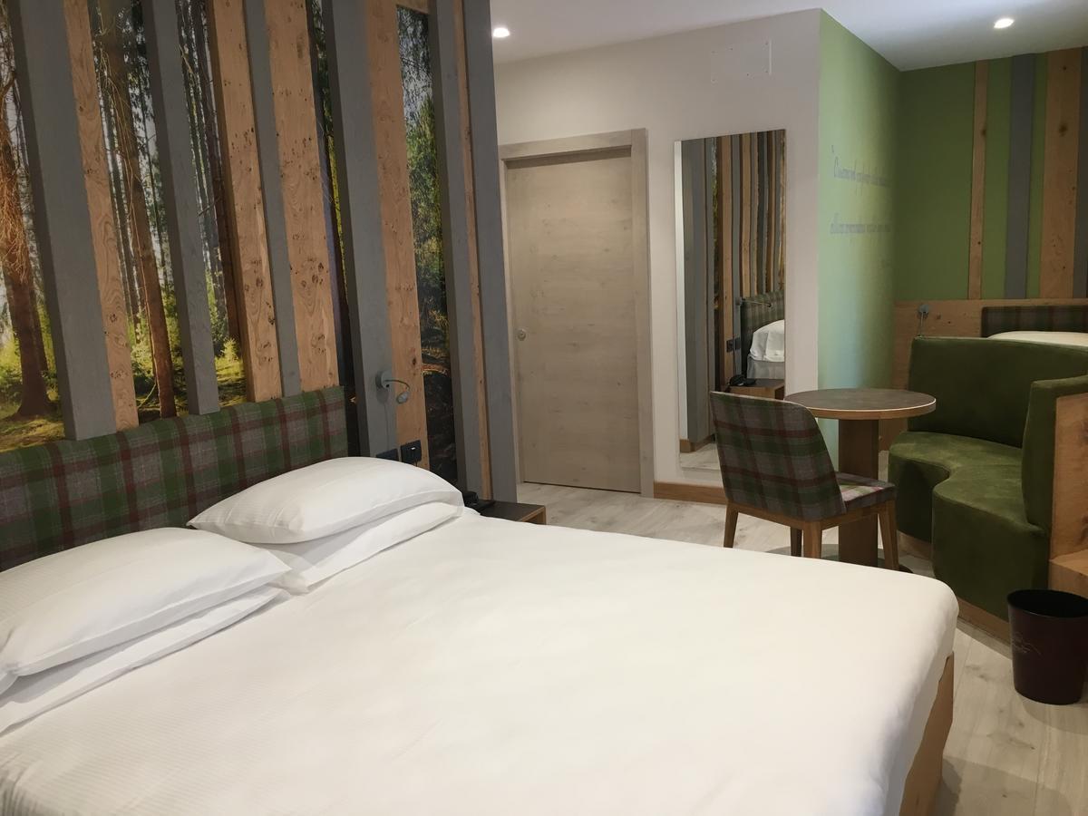Deluxe Triple Room,637643019:JPEG