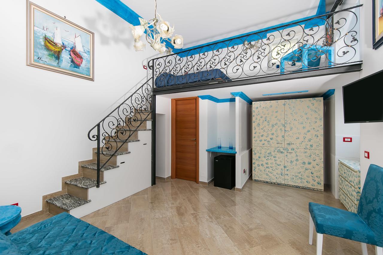 Large Double Room,639071712:JPEG