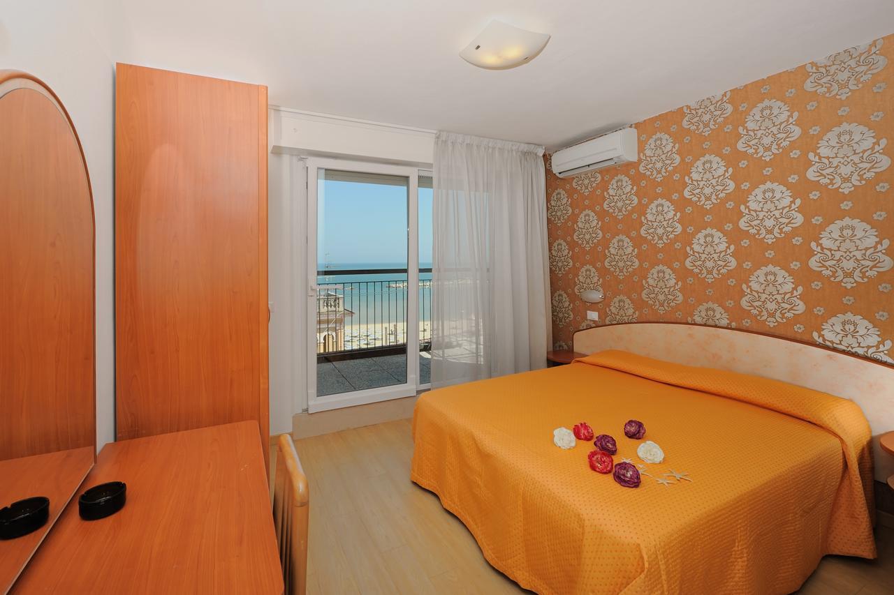 Quadruple Room Sea View,670366548:JPEG