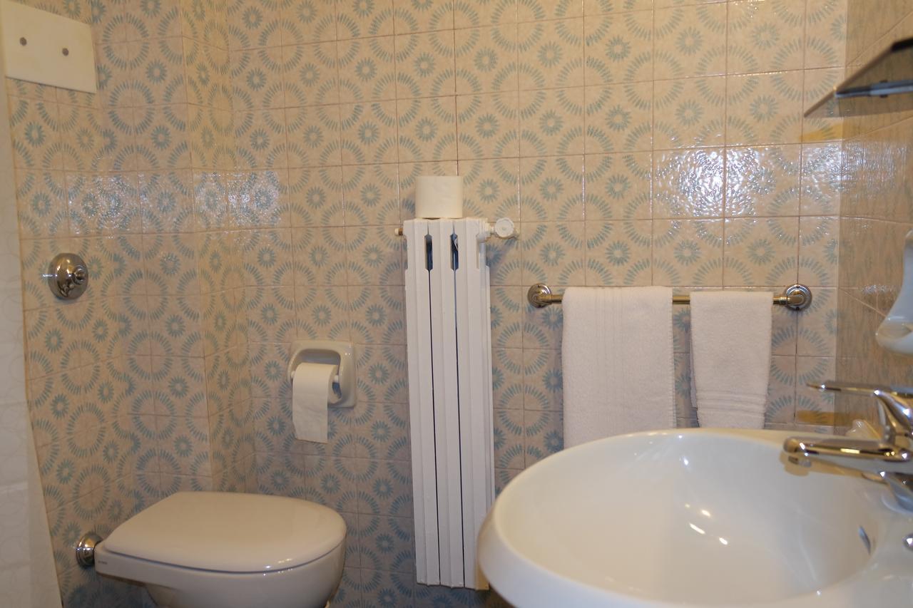 Single Room,639293184:JPEG