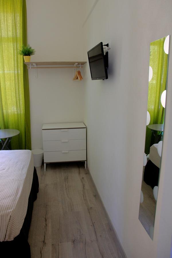 Single Room,639301098:JPEG