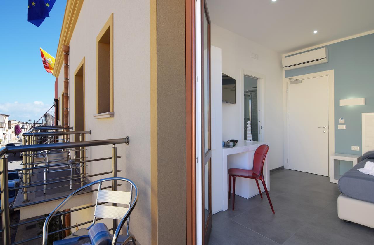 Single Room Balcony