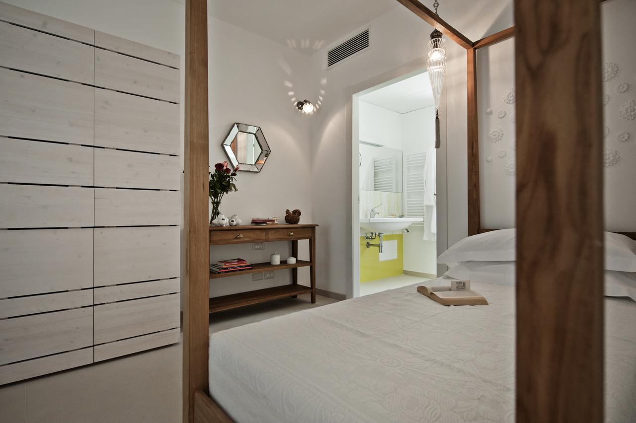 Three-Bedroom Apartment,641886393:JPEG