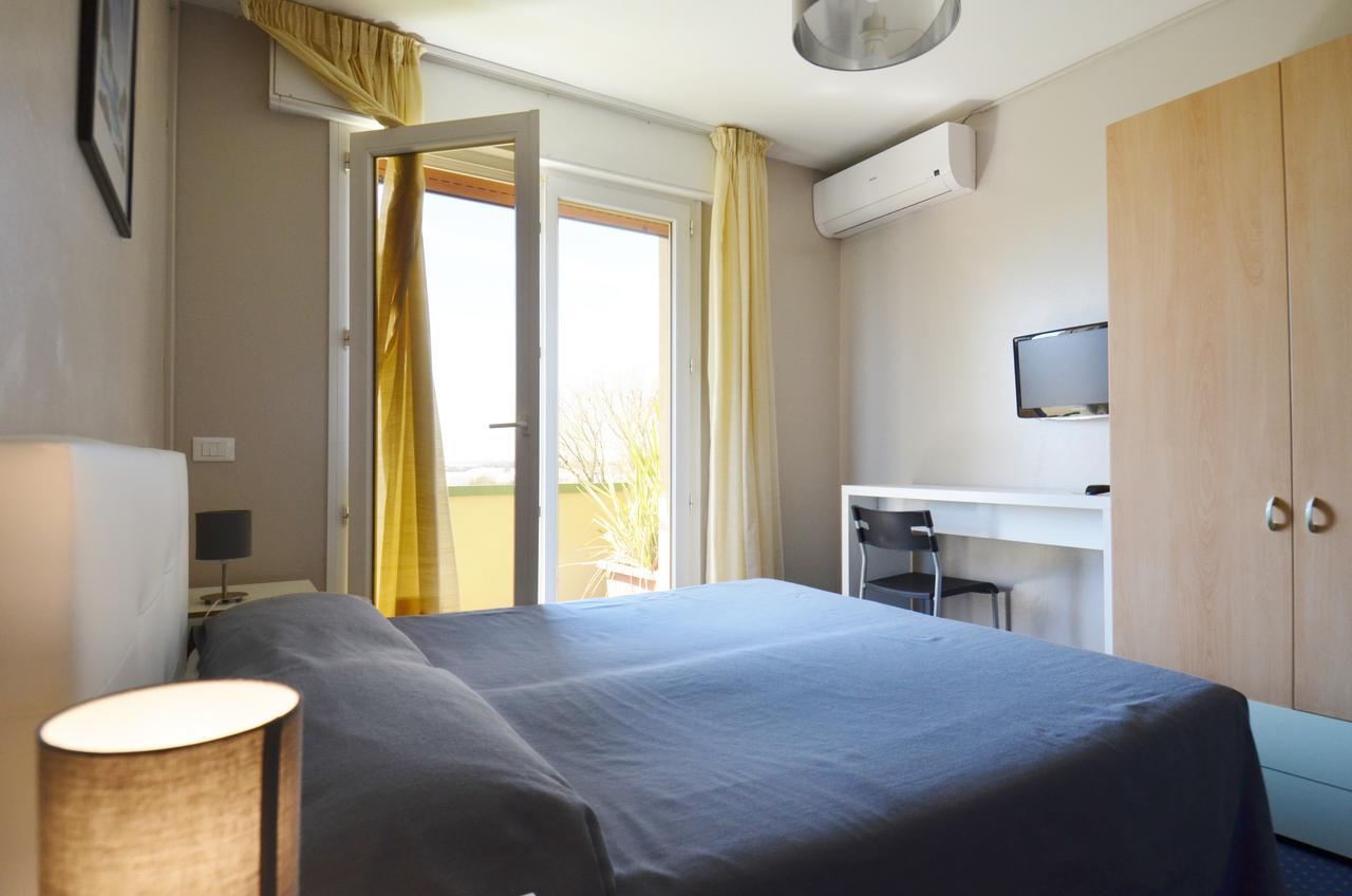 Single Room,643708533:JPEG