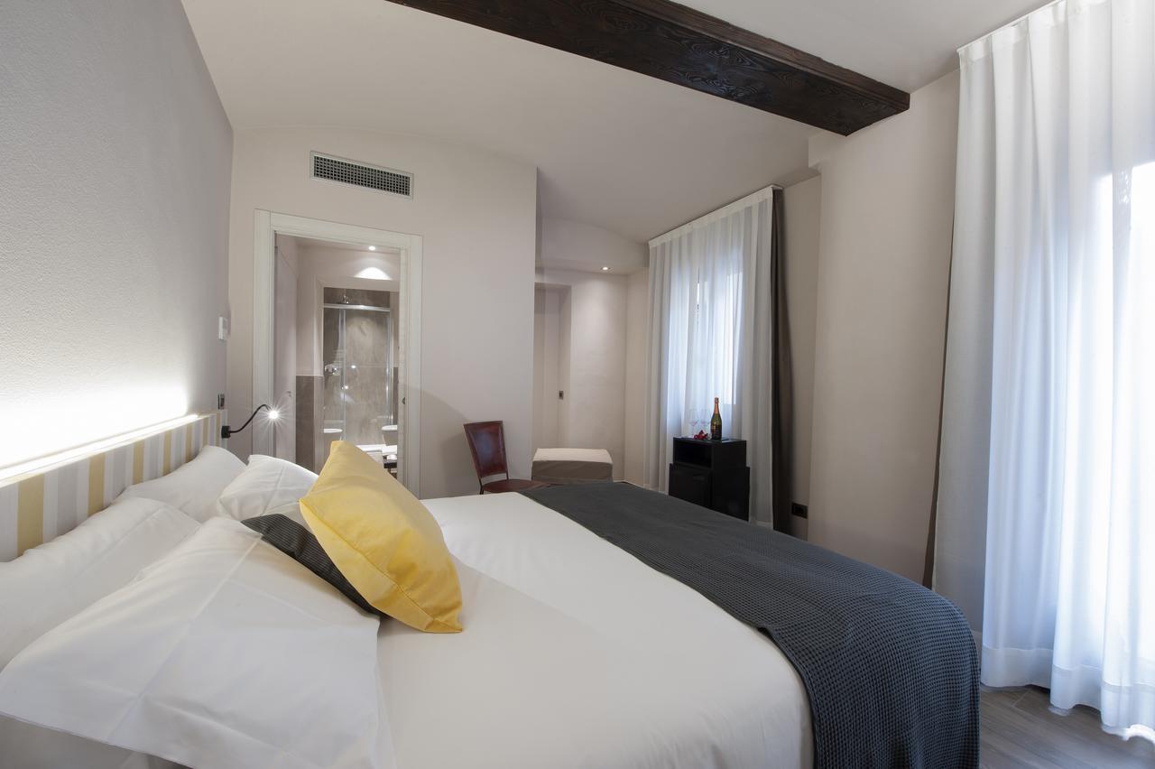 Double or Twin Room with Private Bathroom