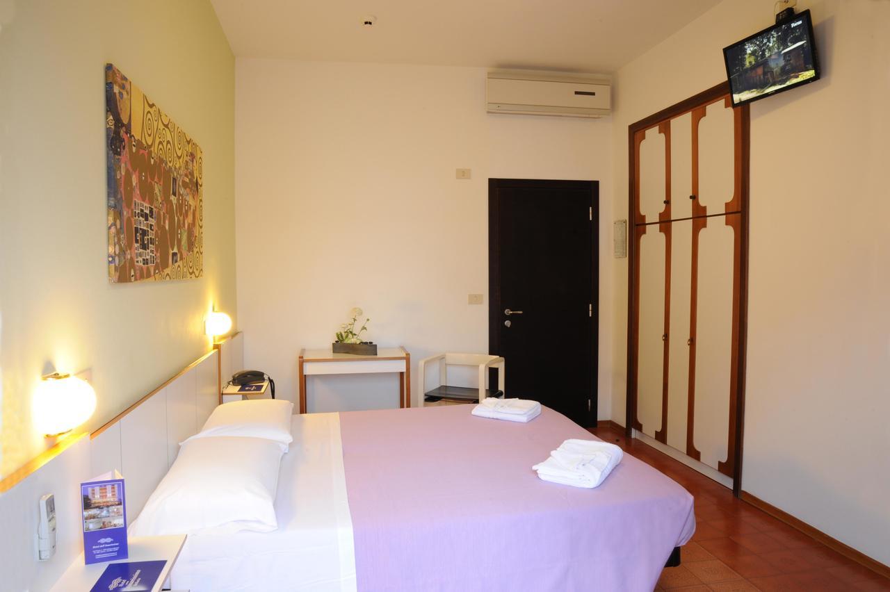 Double Room,645702564:JPEG