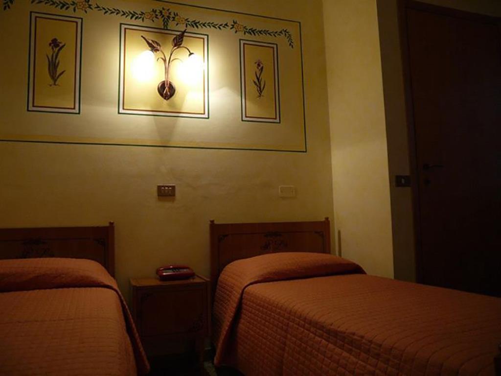 Camera Doppia con Letti Singoli