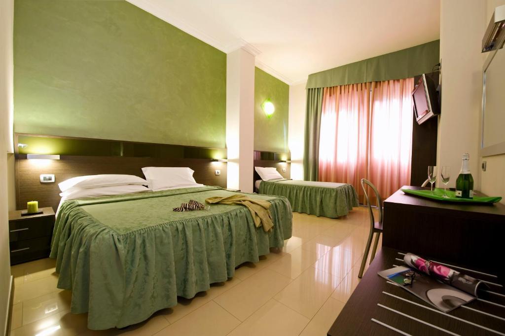 Quarto com 2 Camas de Solteiro