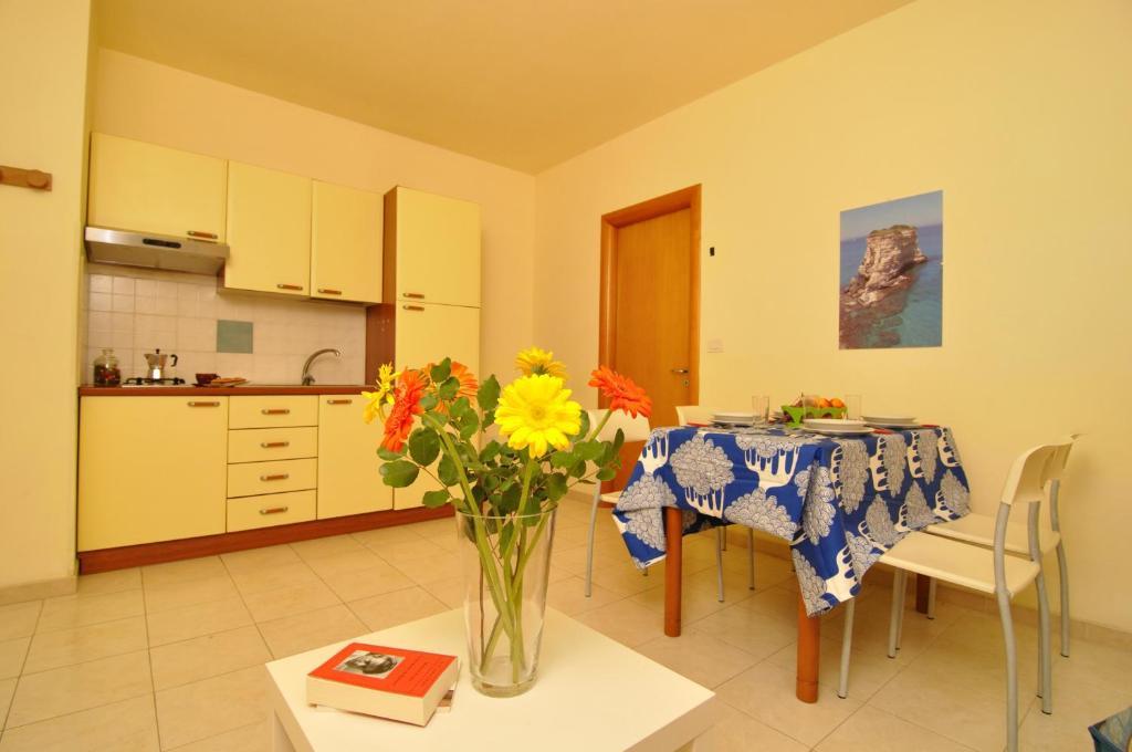 One-Bedroom Apartment,64960594:JPEG