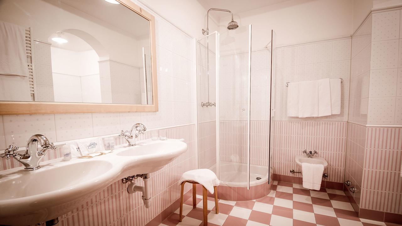 Family Suite with Four-Poster Bed