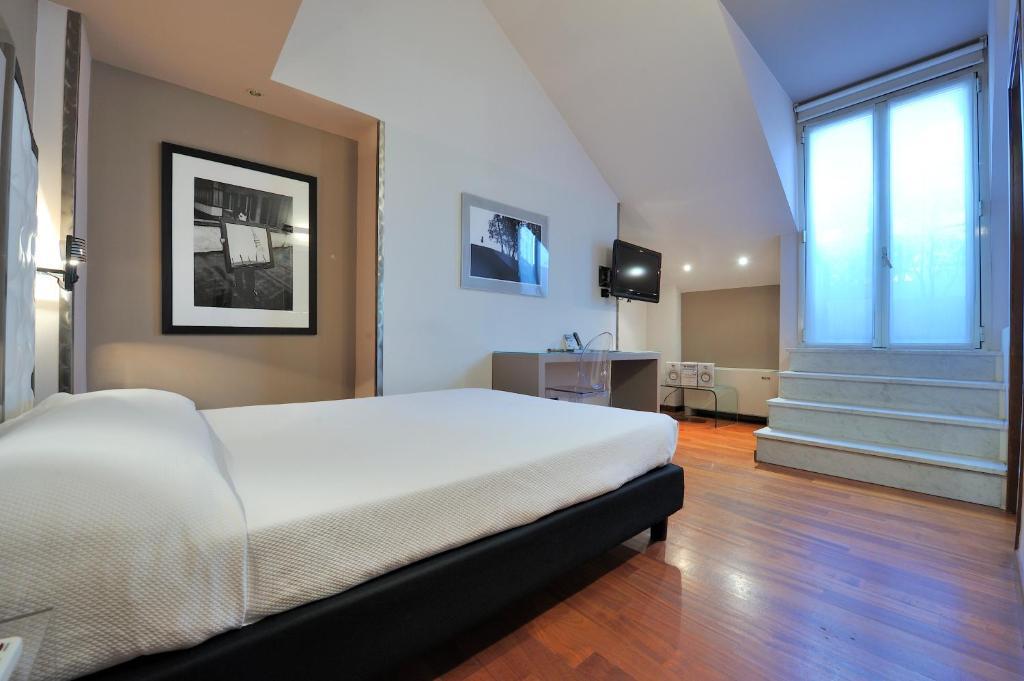 Deluxe Single Room,65415055:JPEG