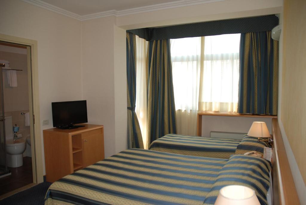 Basic Triple Room