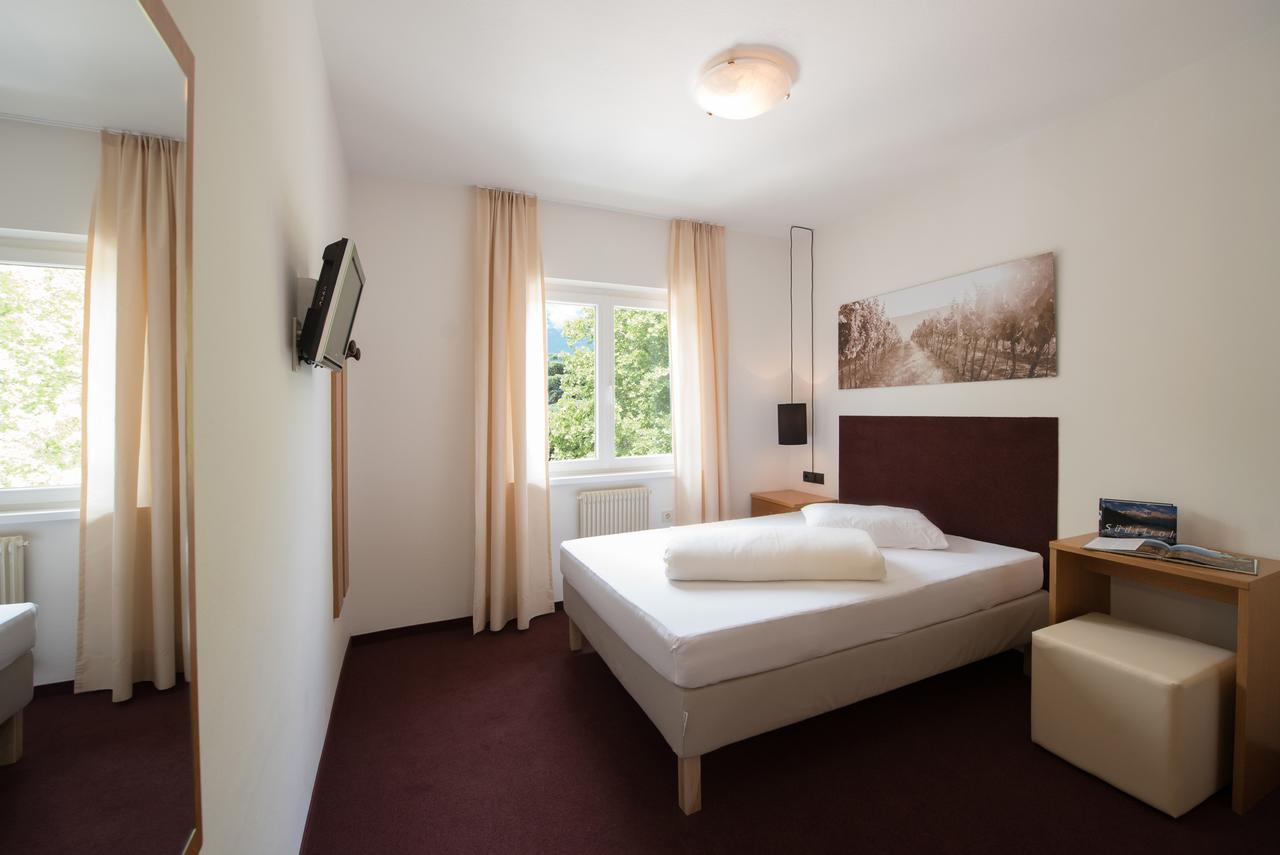 Single Room,657952911:JPEG