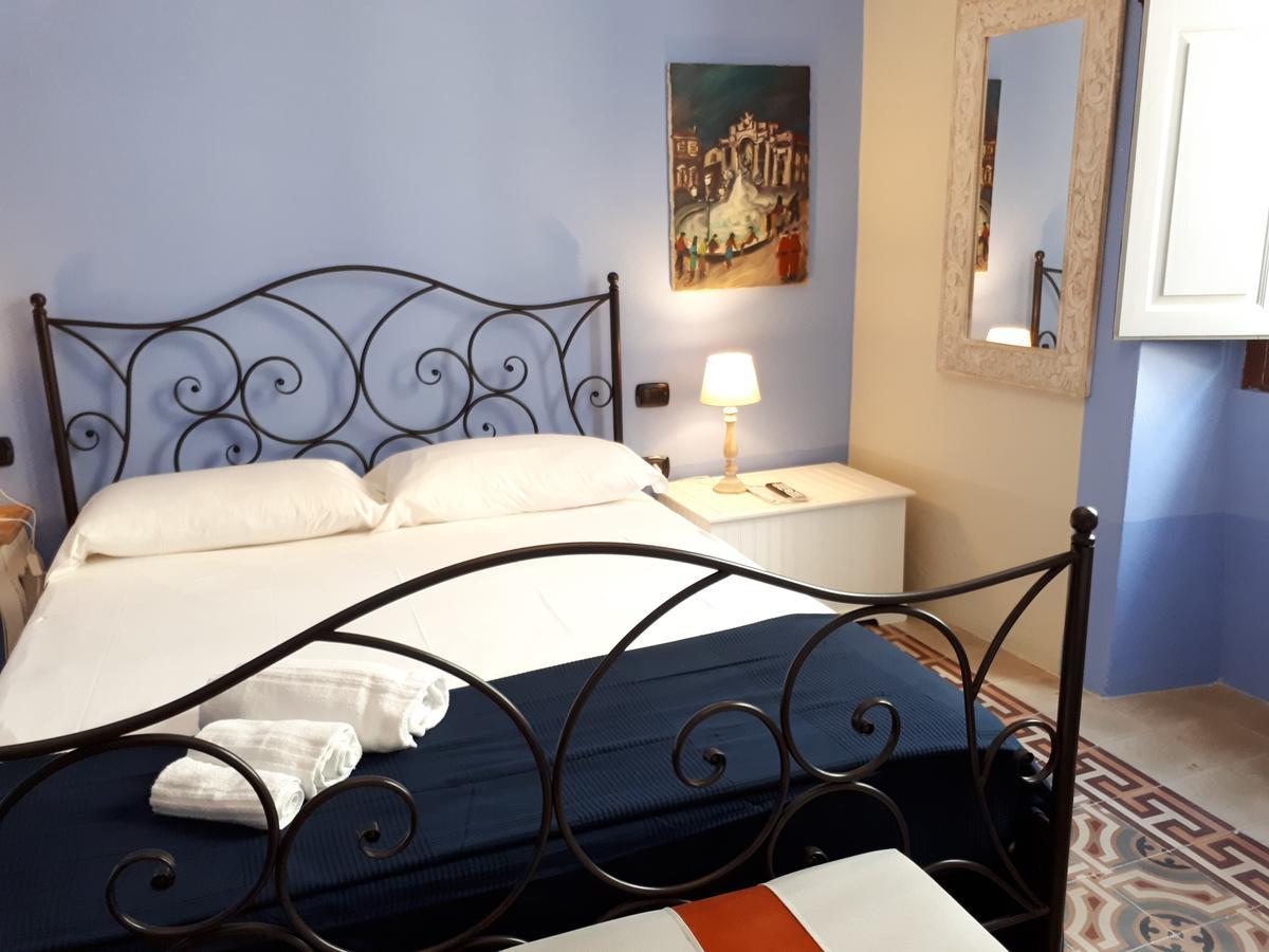 - Monolocale con Angolo Cottura