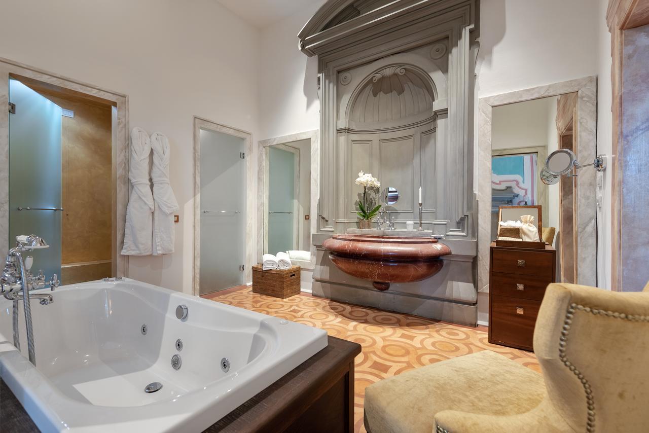 Apartament typu Suite z łóżkiem typu king-size