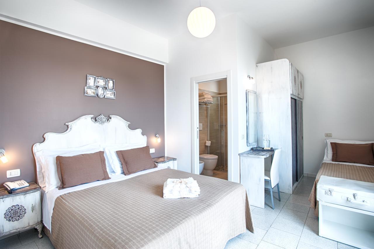 Dreibettzimmer mit Balkon – Meerseite