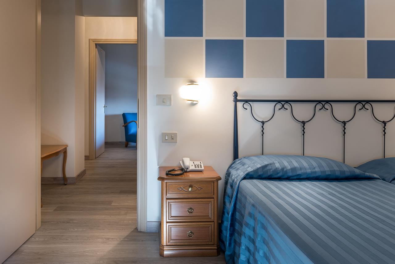 Family Room,1698867976:JPEG