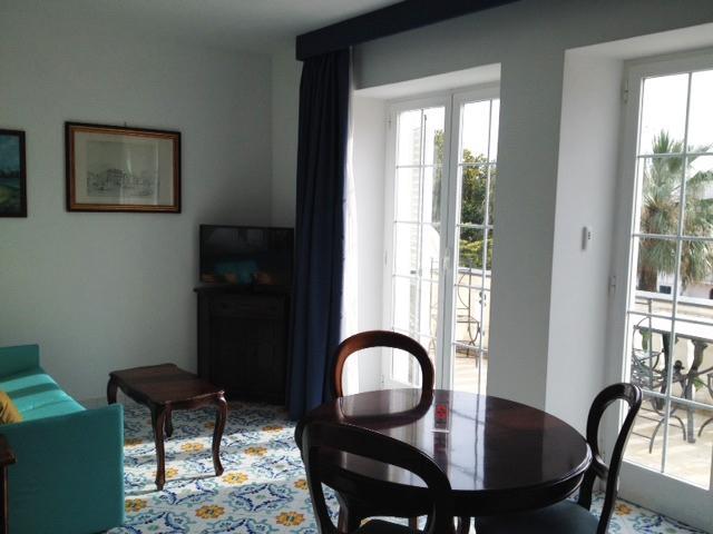 Studio Apartment,662584851:JPEG