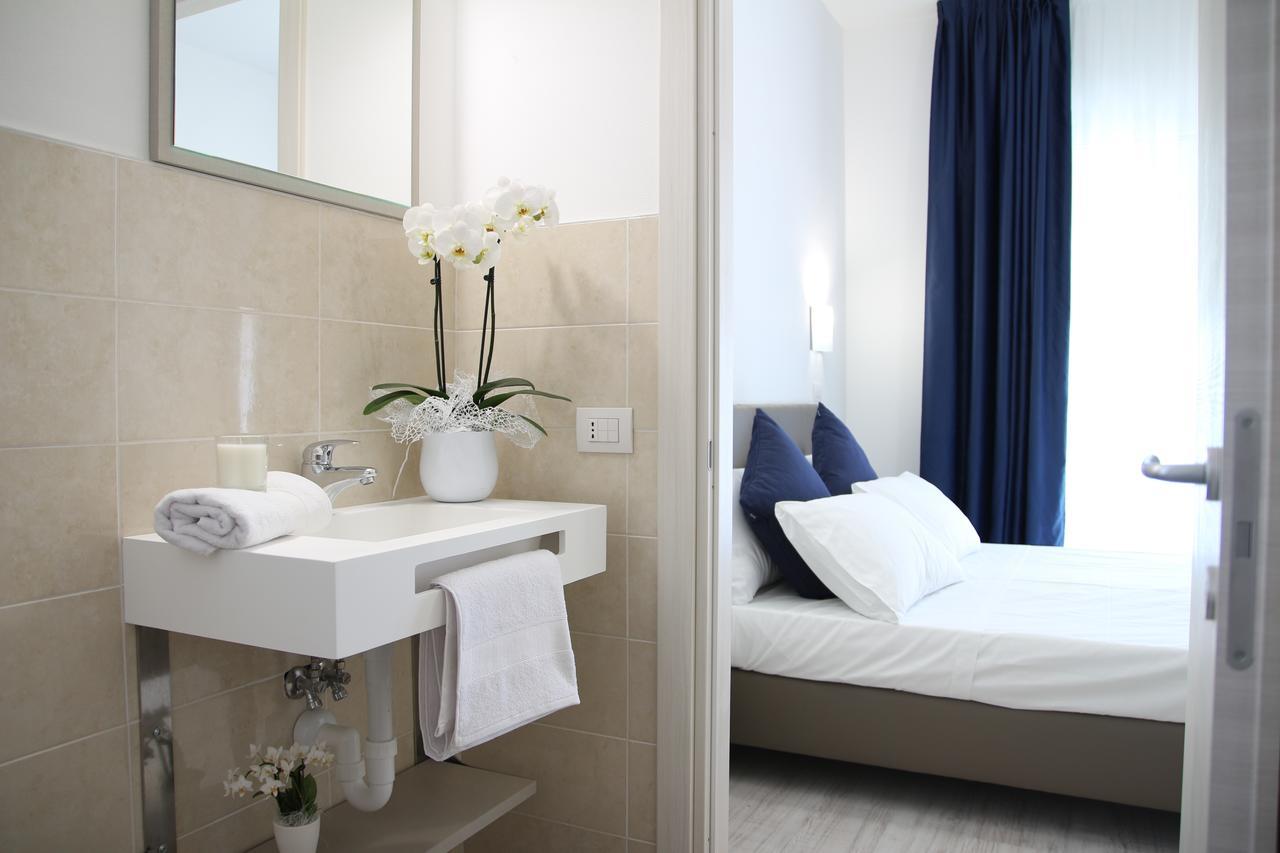 Superior Double or Twin Room,664089096:JPEG