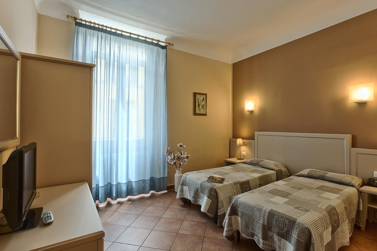 Double or Twin Room,1215930904:JPEG