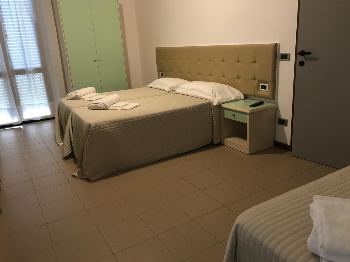 Two-Bedroom Apartment (5 Adults),664711227:JPEG