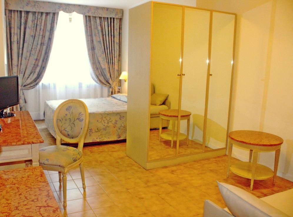 Family Room,1562933344:JPEG