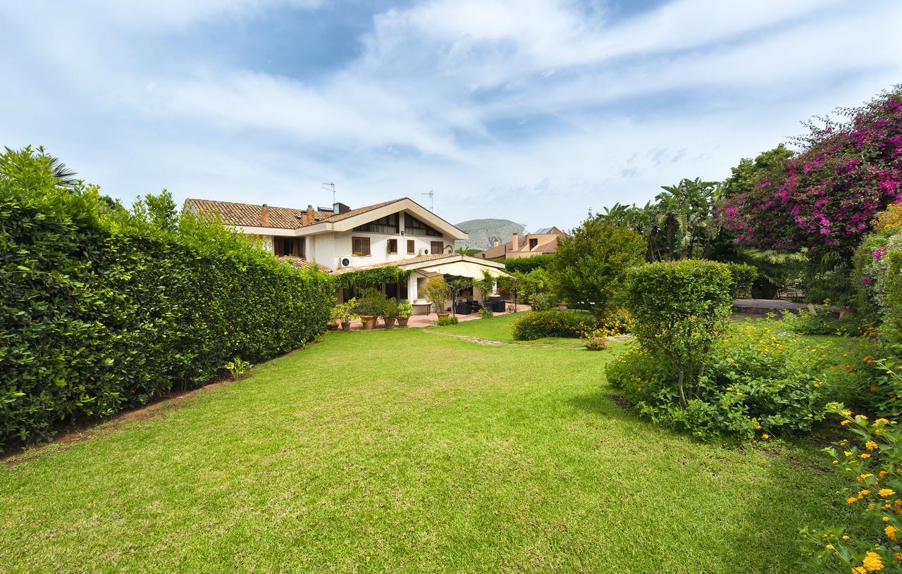 Villa con Vista Giardino