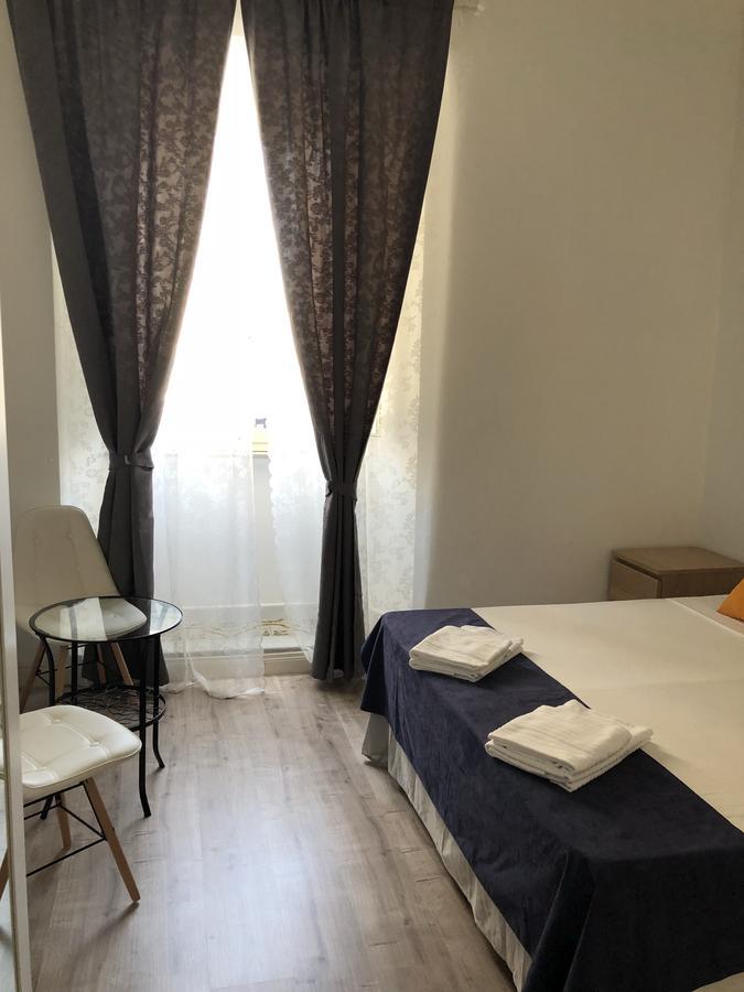 Triple Room,665136477:JPEG