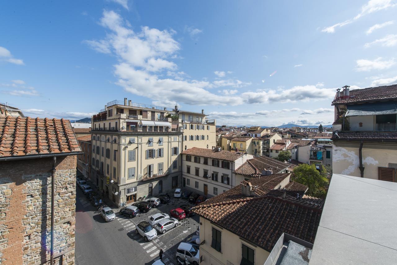 Quarto com Cama de Casal ou 2 de Solteiro e Terraço