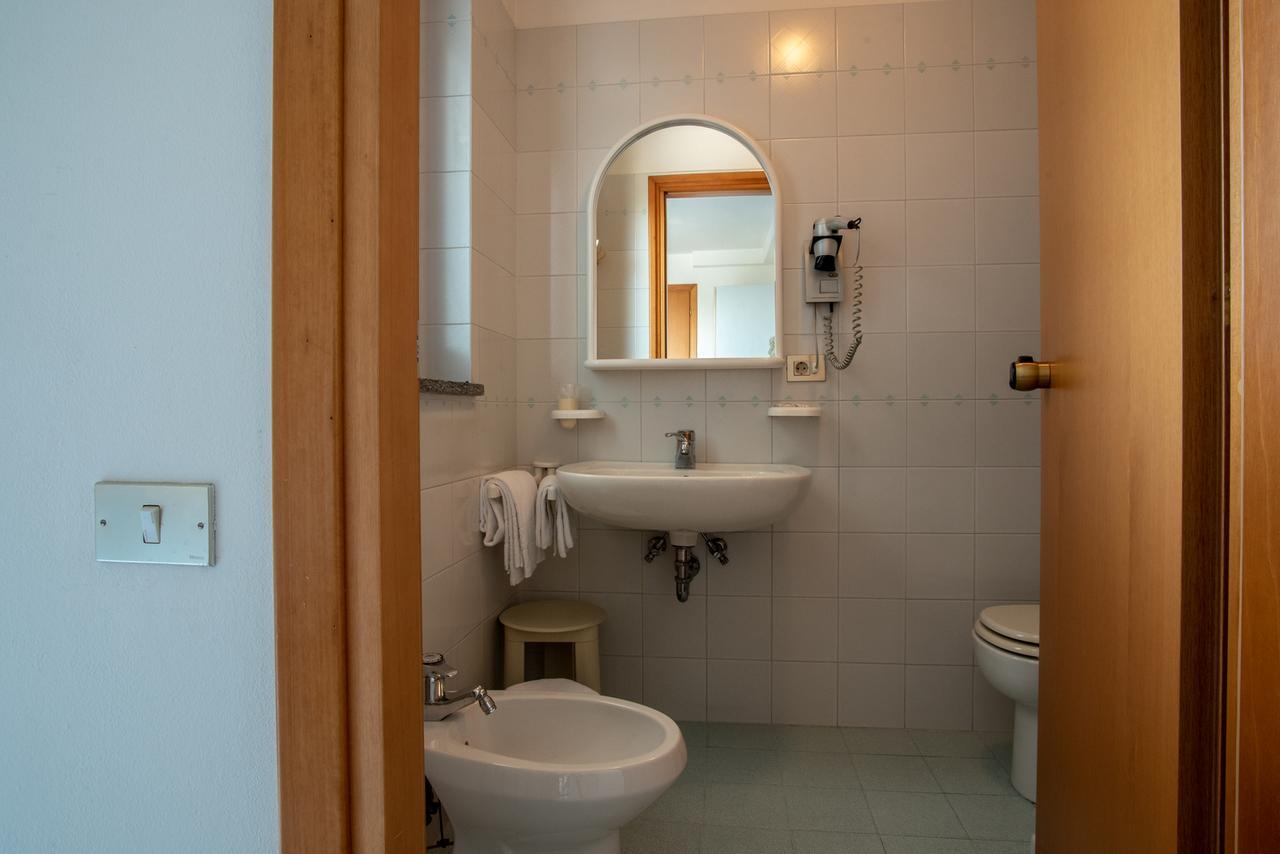 Single Room,1588399427:JPEG