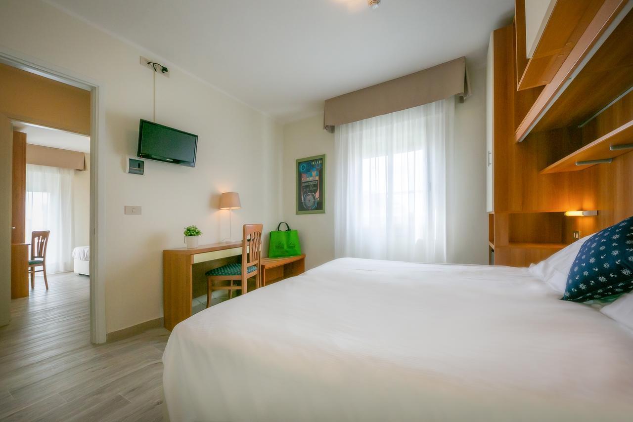 Two Seafront Connecting Double Room,665767305:JPEG