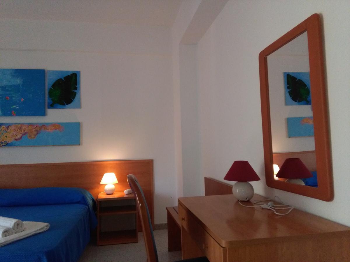 Single Room,666265266:JPEG