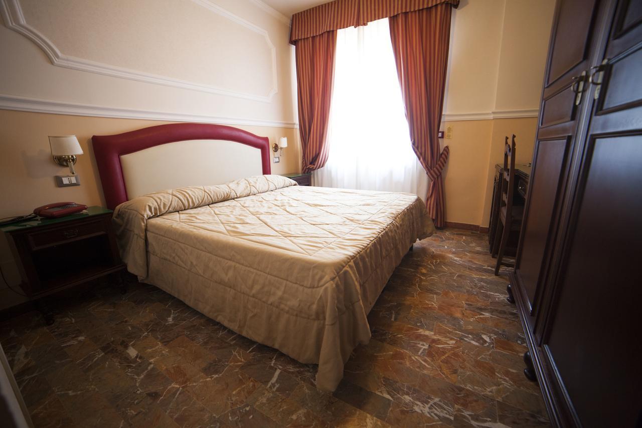 Double or Twin Room,666301908:JPEG