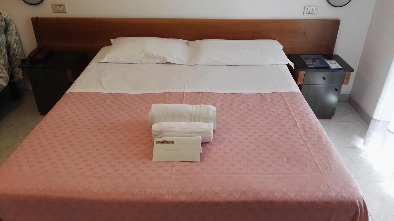 One-Bedroom Apartment,958482697:JPEG