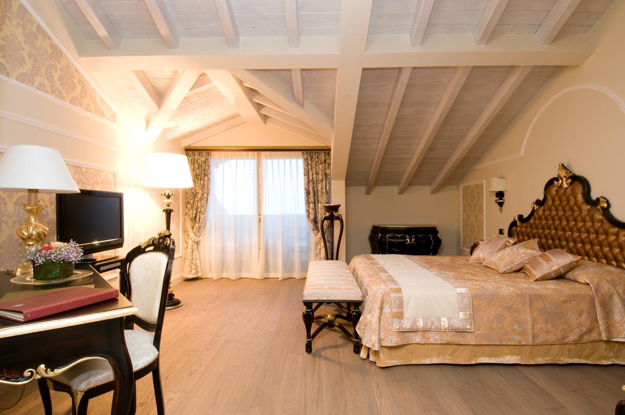 Doppel-/Zweibettzimmer mit Seeblick