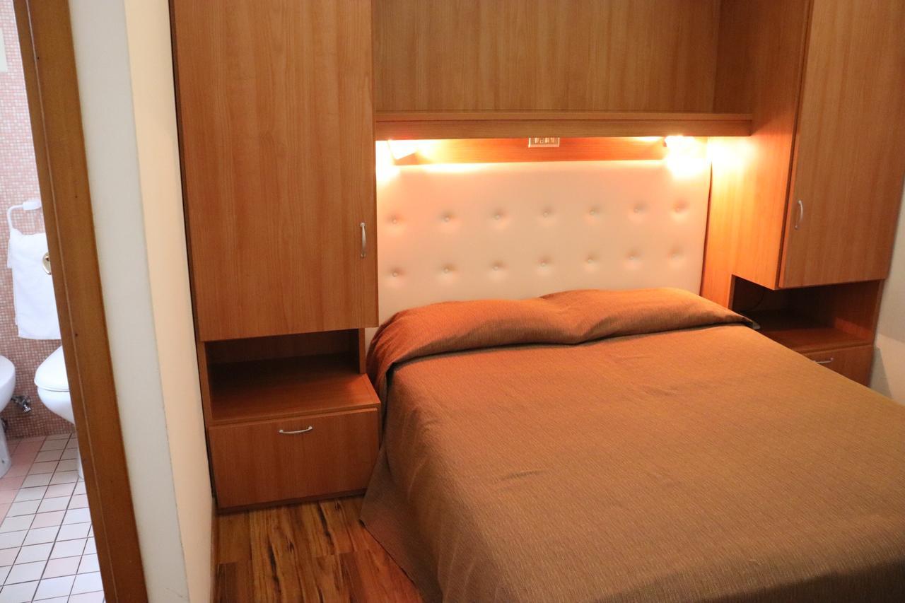 Classic Double / Twin Room with Balcony,1211851177:JPEG