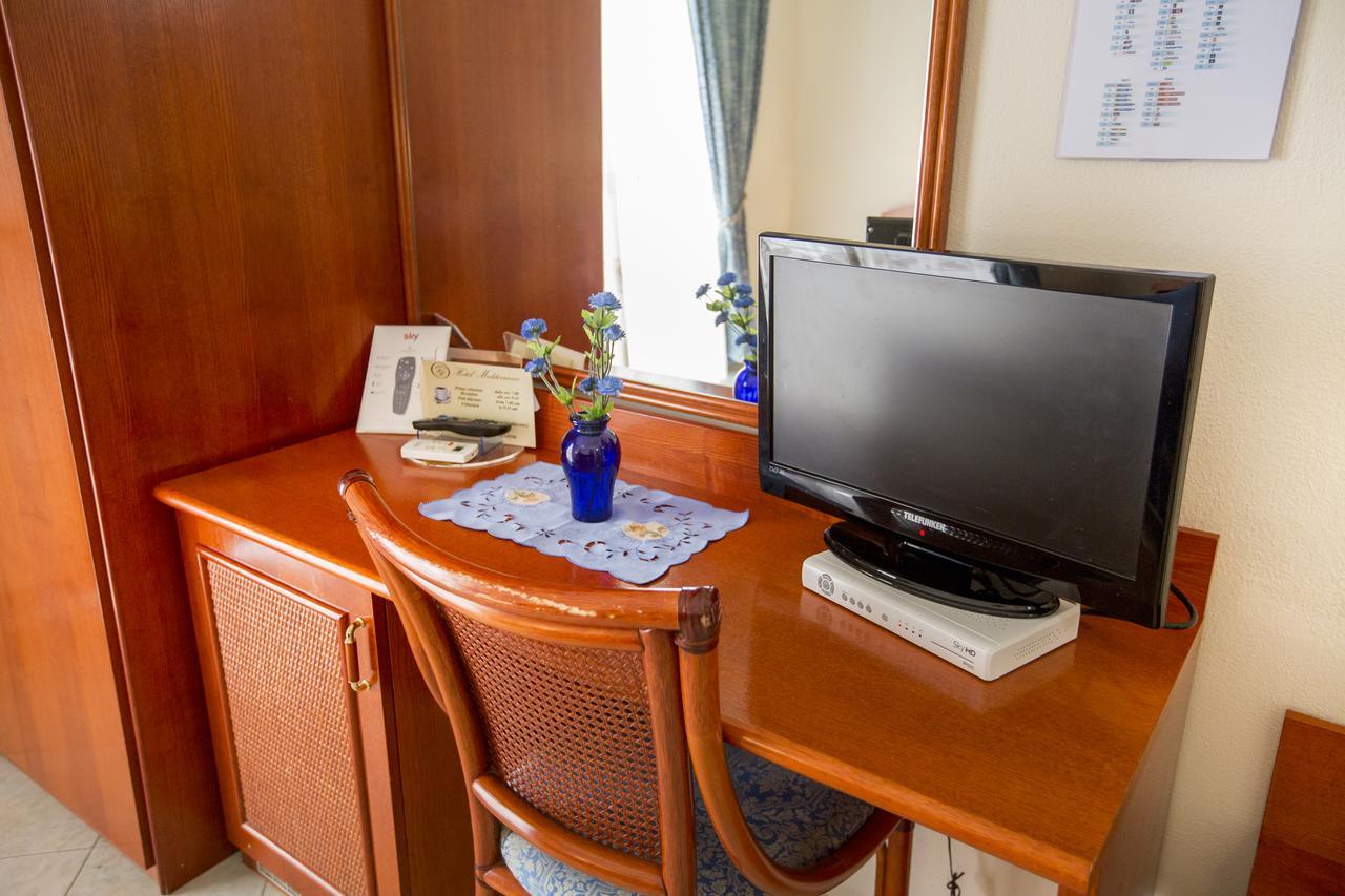 Double or Twin Room,669564819:JPEG