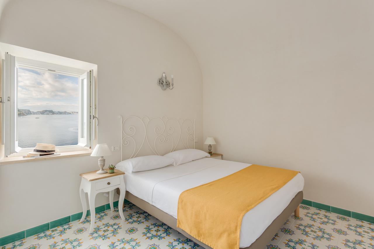 Triple Room with Sea View,685693551:JPEG