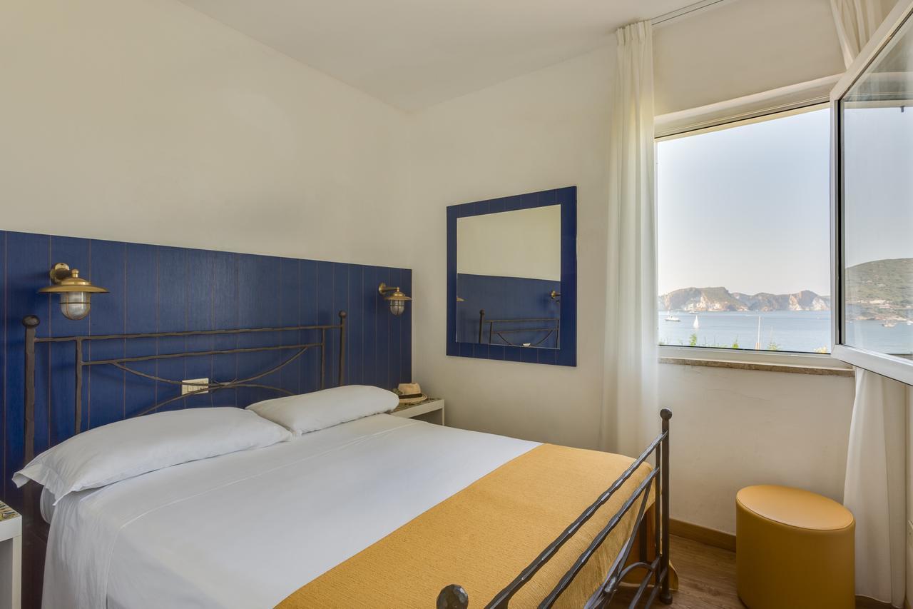 Economy Double Room with Sea View,685693716:JPEG