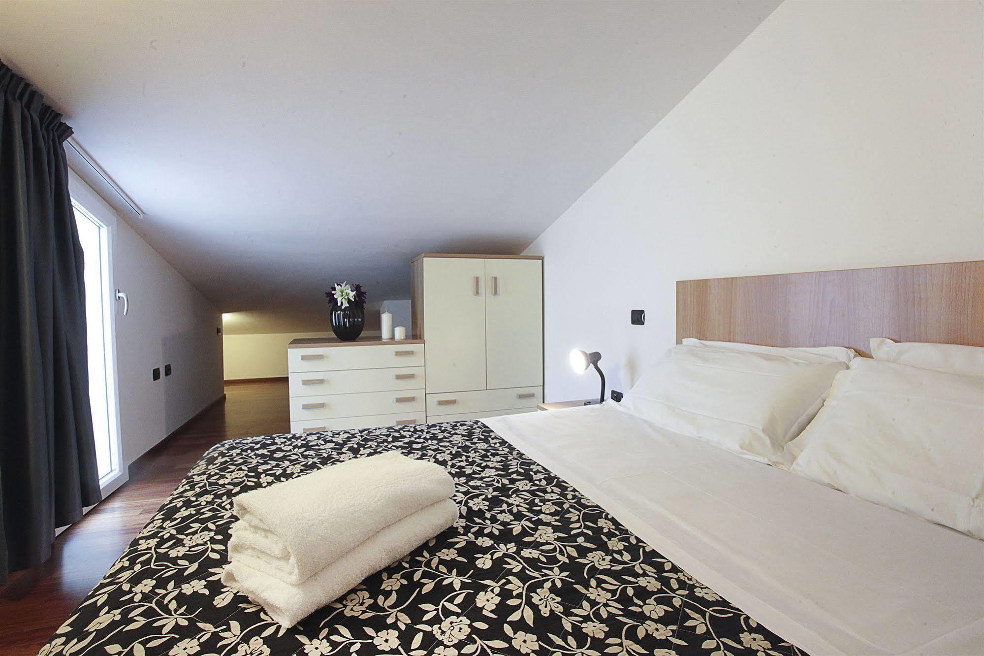 Apartamento de 3 dormitorios - 2 niveles