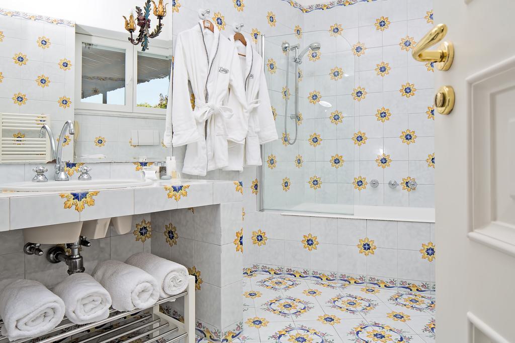 Quarto Econômico com Cama de Casal ou 2 de Solteiro