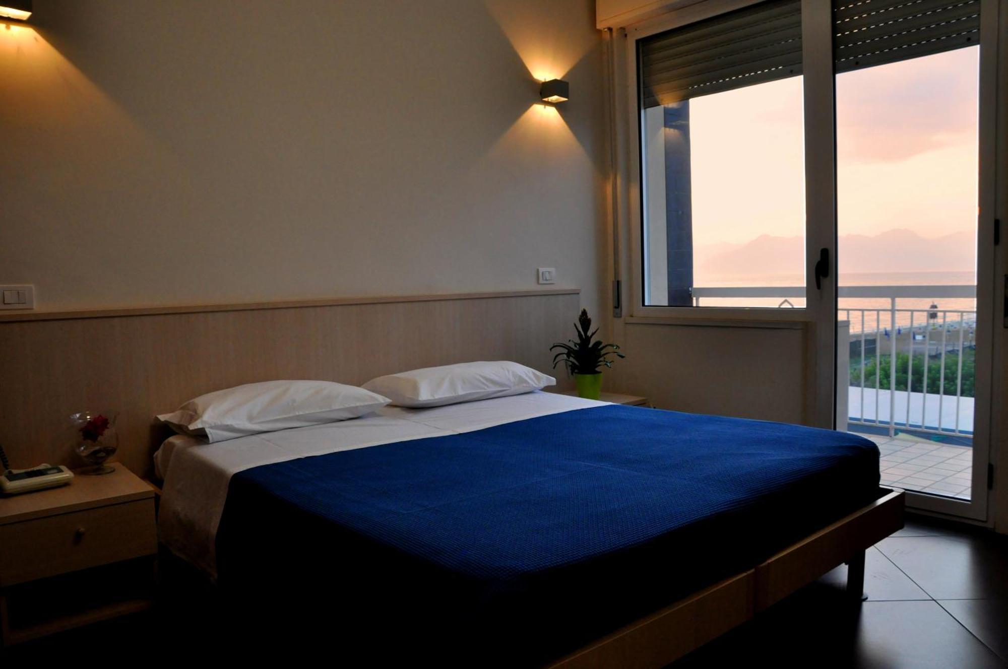 Double or Twin Room Sea View,154568534:JPEG