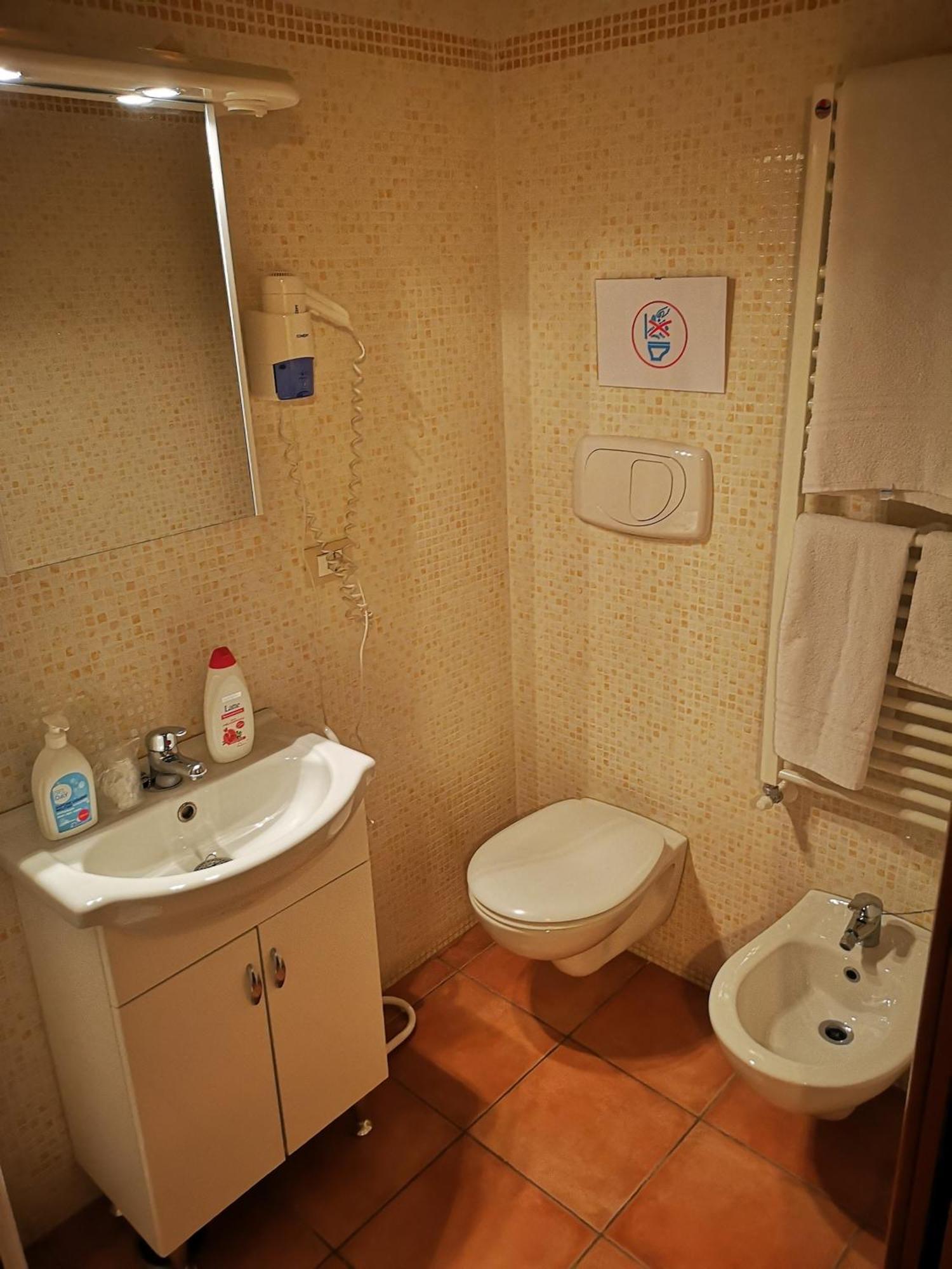Single Room Bathroom