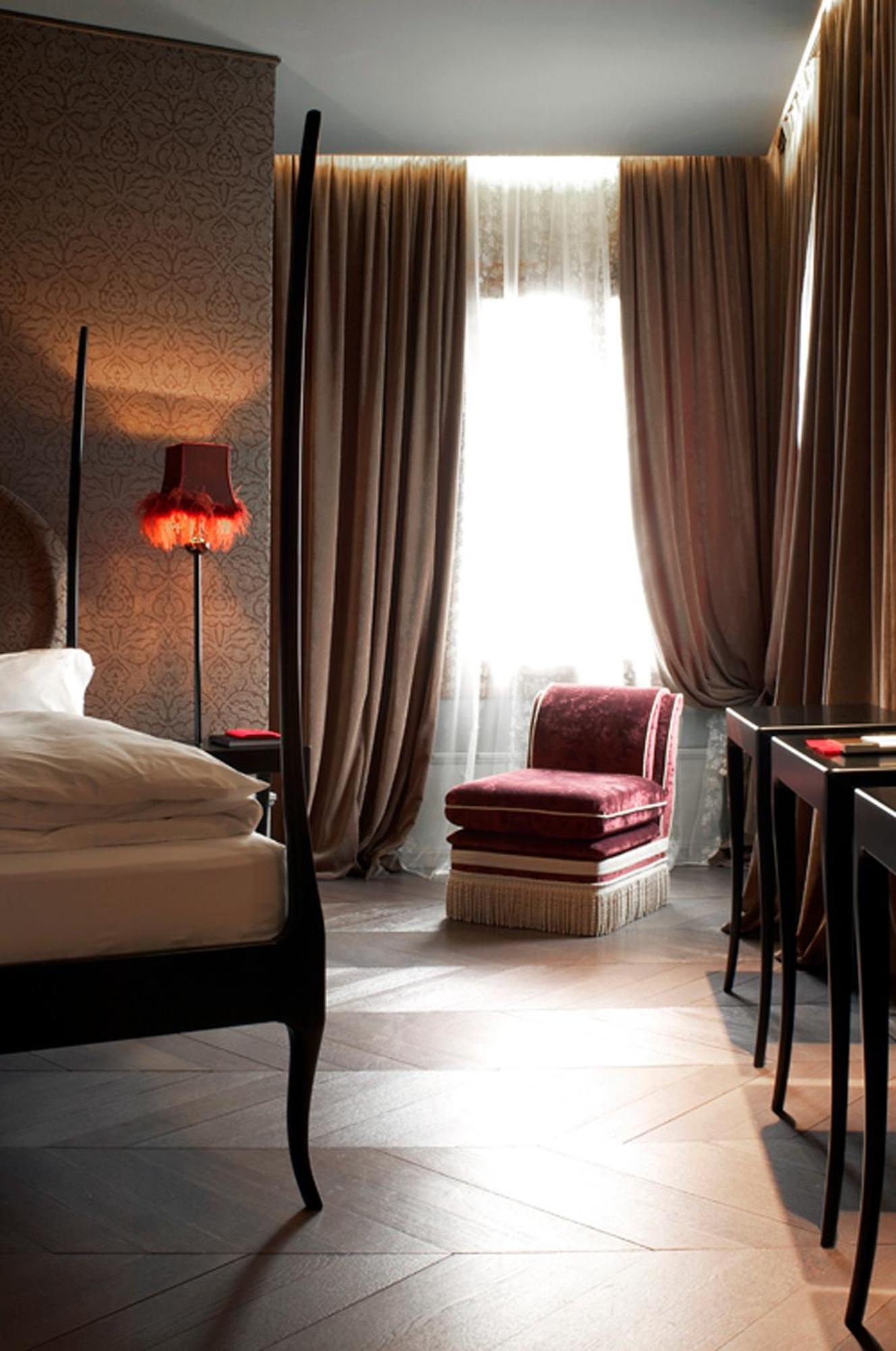 Deluxe Junior Suite Grand Canal View