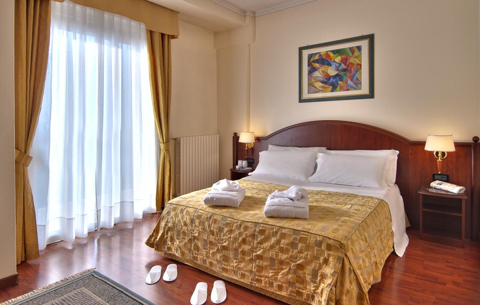 Double or Twin Room,681710298:JPEG