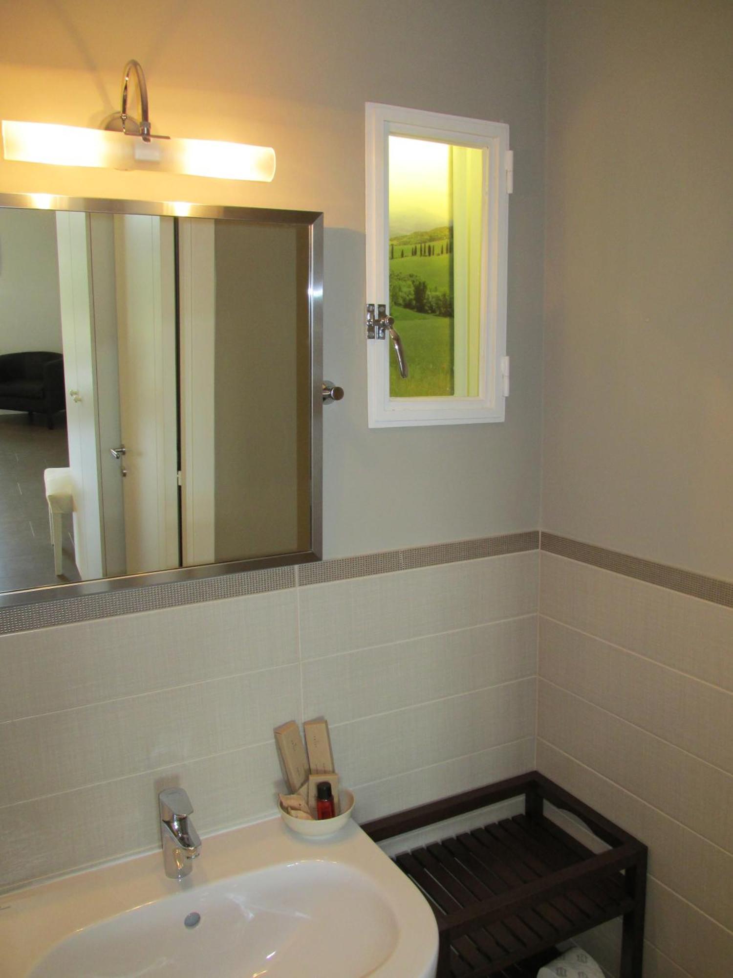 Two-Bedroom Apartment (4 Adults)