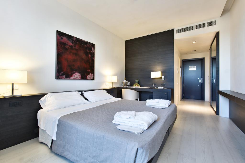 Standard Double or Twin Room,68280692:JPEG