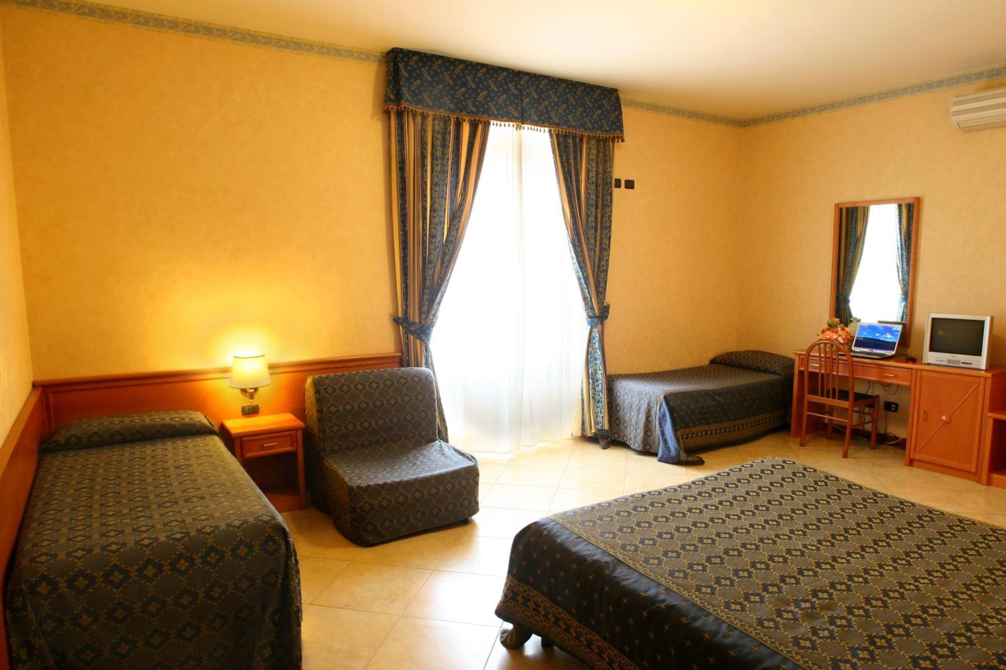 Quadruple Room,1553891059:JPEG