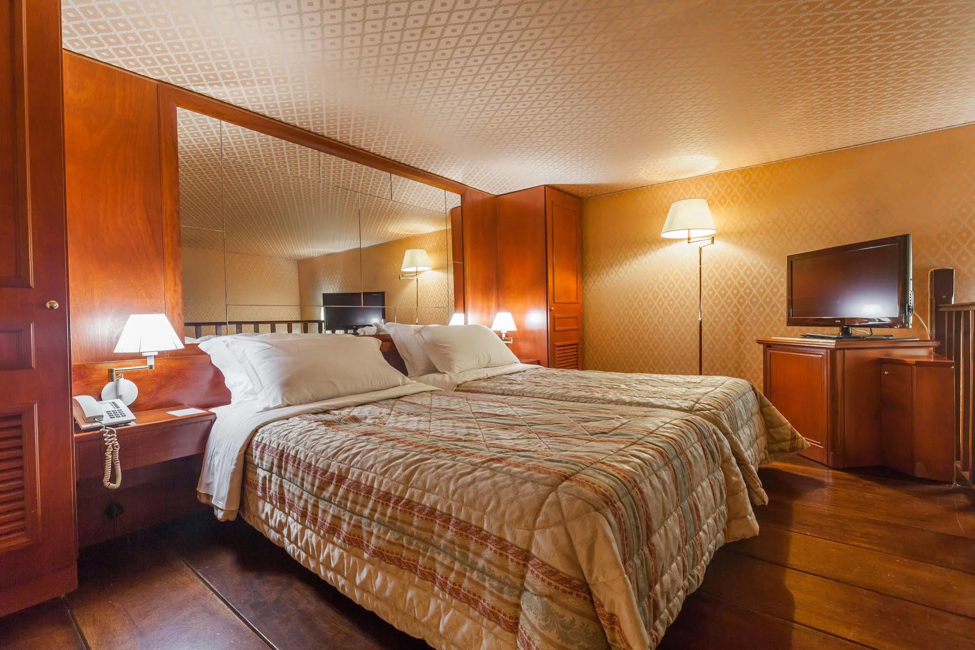 Quarto Triplo - Anexo